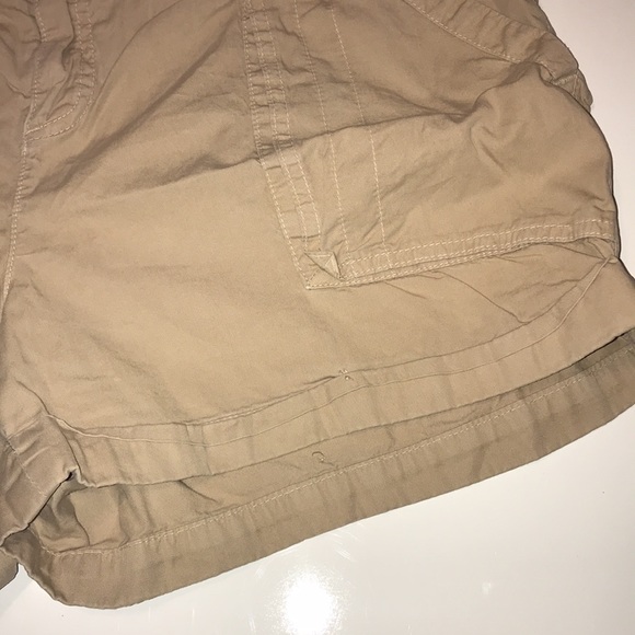 Old Navy Shorts Size 14  Khaki color - Picture 2 of 8